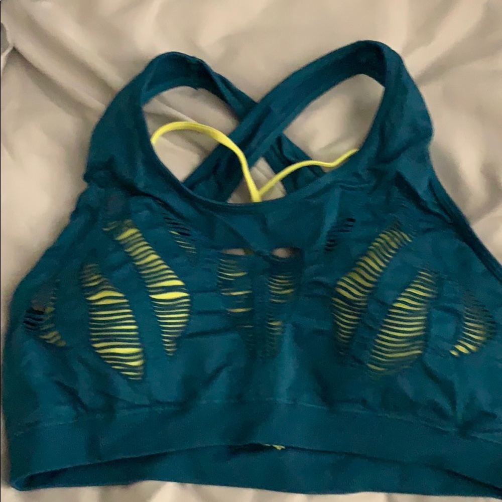 Fabletics sports bra